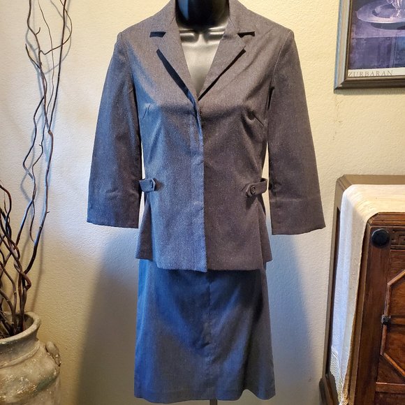 NIC Suit - Picture 1 of 5